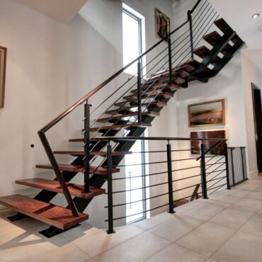 Huellas de madera para escaleras metálicas