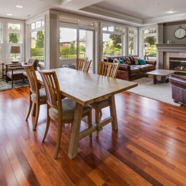Montaje de suelos de madera y laminados